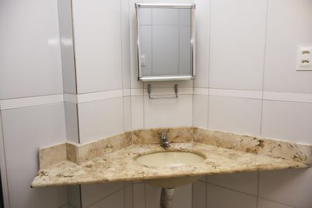 Banheiro Social de apartamento para alugar com 1 quarto, 45m² em Brotas, Salvador
