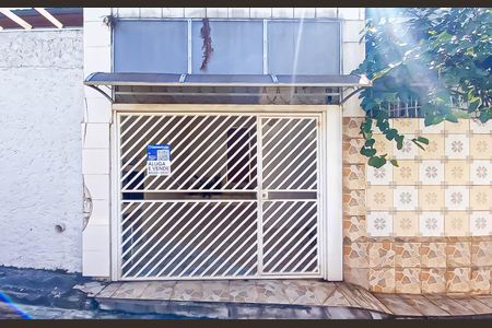 Casa para alugar com 109m², 3 quartos e 1 vagaFachada + Plaquinha