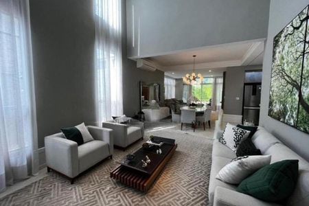Casa à venda com 298m², 4 quartos e 4 vagas
