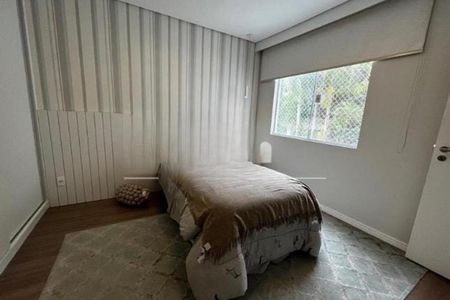 Casa à venda com 298m², 4 quartos e 4 vagas