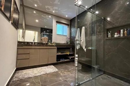 Casa à venda com 298m², 4 quartos e 4 vagas
