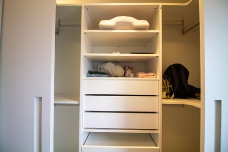 Apartamento à venda com 70m², 1 quarto e 2 vagasCloset da Suíte