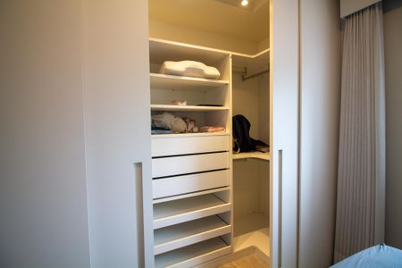 Apartamento à venda com 70m², 1 quarto e 2 vagasCloset da Suíte