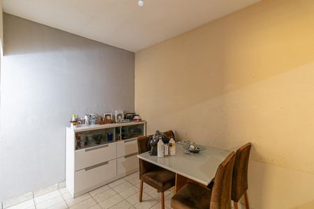 Casa à venda com 150m², 2 quartos e 2 vagas Casa à venda com 150m², 2 quartos e 2 vagasSala de Jantar