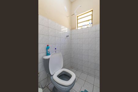 Casa à venda com 150m², 2 quartos e 2 vagas Casa à venda com 150m², 2 quartos e 2 vagasBanheiro