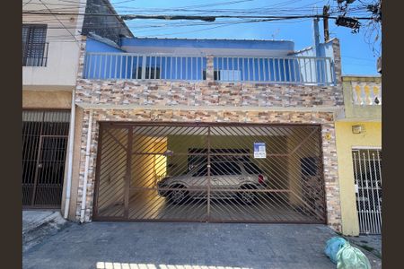 Casa à venda com 150m², 2 quartos e 2 vagas Casa à venda com 150m², 2 quartos e 2 vagasFachada