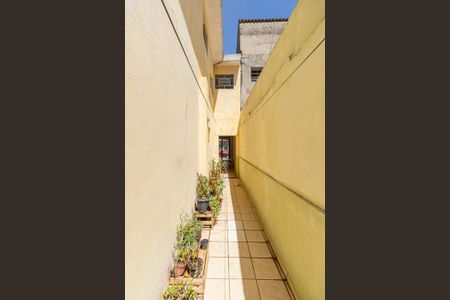 Casa à venda com 150m², 2 quartos e 2 vagas Casa à venda com 150m², 2 quartos e 2 vagasCorredor