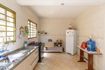 Casa à venda com 150m², 2 quartos e 2 vagas Casa à venda com 150m², 2 quartos e 2 vagasCozinha