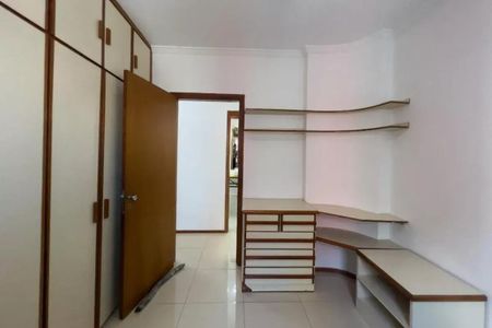 Apartamento à venda com 81m², 3 quartos e 1 vagaFoto 01
