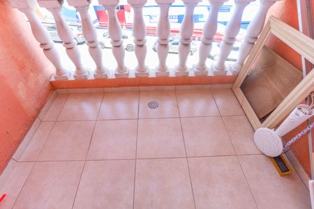 Casa à venda com 305m², 3 quartos e 5 vagasCasa 1 - Varanda do quarto