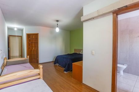 Casa à venda com 305m², 3 quartos e 5 vagasCasa 1 - Quarto