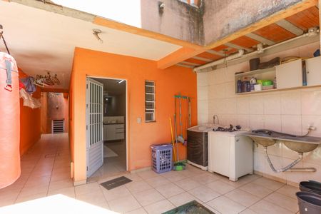 Casa à venda com 305m², 3 quartos e 5 vagasCasa 1 - Área de serviço