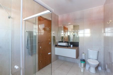 Casa à venda com 305m², 3 quartos e 5 vagasCasa 1 - Banheiro