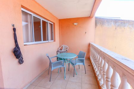 Casa à venda com 305m², 3 quartos e 5 vagasCasa 1 - varanda