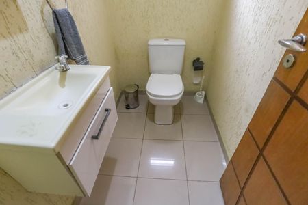 Casa à venda com 305m², 3 quartos e 5 vagasCasa 1 - Lavabo