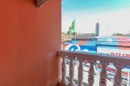 Casa à venda com 305m², 3 quartos e 5 vagasCasa 1 - Varanda do quarto