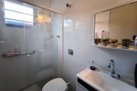 Banheiro de casa à venda com 2 quartos, 180m² em Vila Orozimbo Maia, Campinas