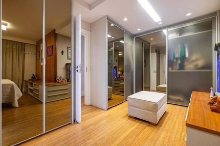 Apartamento à venda com 223m², 3 quartos e 4 vagasFoto 01