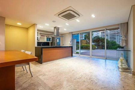 Apartamento à venda com 223m², 3 quartos e 4 vagasFoto 01