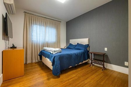 Apartamento à venda com 223m², 3 quartos e 4 vagasFoto 01