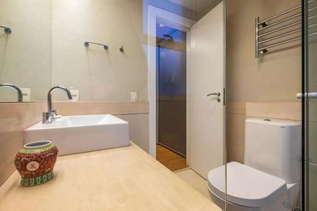 Apartamento à venda com 223m², 3 quartos e 4 vagasFoto 01