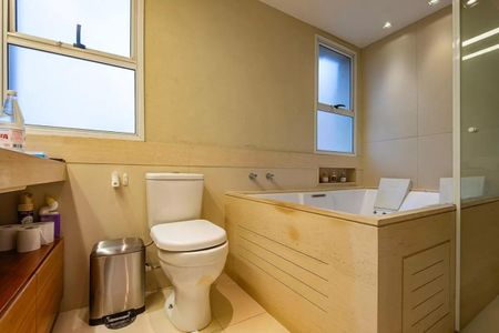 Apartamento à venda com 223m², 3 quartos e 4 vagasFoto 01