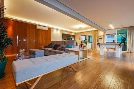 Apartamento à venda com 223m², 3 quartos e 4 vagasFoto 01