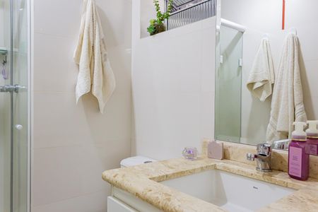 Apartamento à venda com 79m², 3 quartos e 2 vagasBanheiro da Suíte