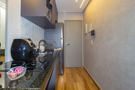 Cozinha de kitnet/studio para alugar com 1 quarto, 27m² em Vila Invernada, São Paulo