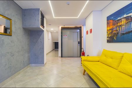 Studio à venda com 27m², 1 quarto e sem vaga Studio à venda com 27m², 1 quarto e sem vagaHall social