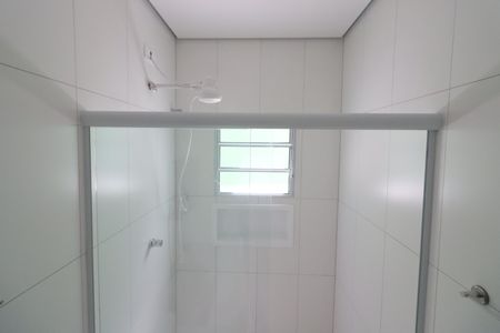 Banheiro de casa para alugar com 1 quarto, 55m² em Pestana, Osasco
