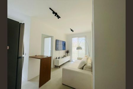 Sala de apartamento para alugar com 2 quartos, 44m² em Santo Cristo, Rio de Janeiro
