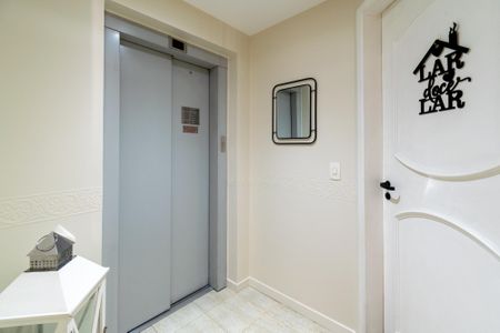 Apartamento à venda com 90m², 3 quartos e 2 vagas Apartamento à venda com 90m², 3 quartos e 2 vagasHall de entrada