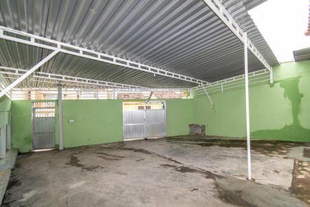 Casa à venda com 240m², 3 quartos e 2 vagasVaranda e Garagem
