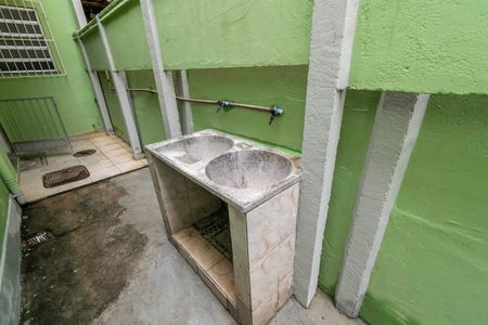 Casa à venda com 240m², 3 quartos e 2 vagasCasa fundos - Área de Serviço