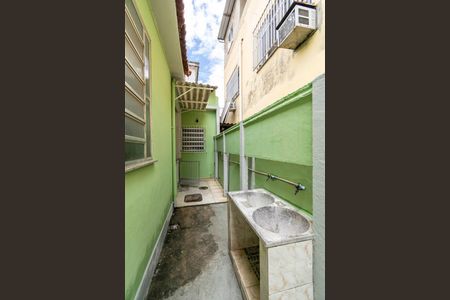 Casa à venda com 240m², 3 quartos e 2 vagasCasa fundos - Área de Serviço