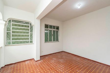 Casa à venda com 240m², 3 quartos e 2 vagasCasa frente - Sala