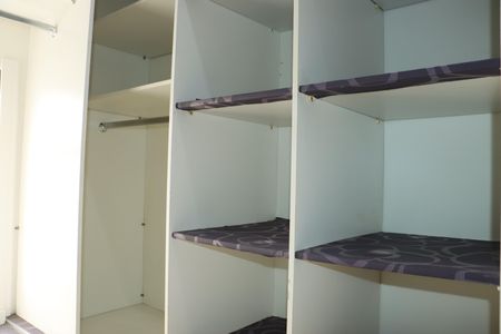 Casa de condomínio para alugar com 280m², 3 quartos e 3 vagasCloset Suíte 3