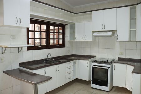 Casa de condomínio para alugar com 280m², 3 quartos e 3 vagasCozinha