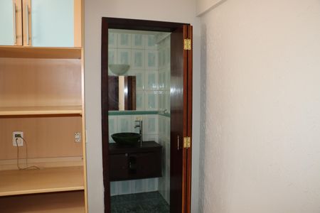 Casa de condomínio para alugar com 280m², 3 quartos e 3 vagasSuíte 2