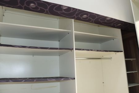 Casa de condomínio para alugar com 280m², 3 quartos e 3 vagasCloset Suíte 3