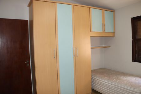 Casa de condomínio para alugar com 280m², 3 quartos e 3 vagasSuíte 2