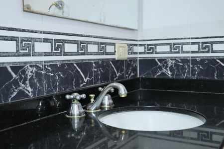 Casa de condomínio para alugar com 280m², 3 quartos e 3 vagasBanheiro Suíte 3