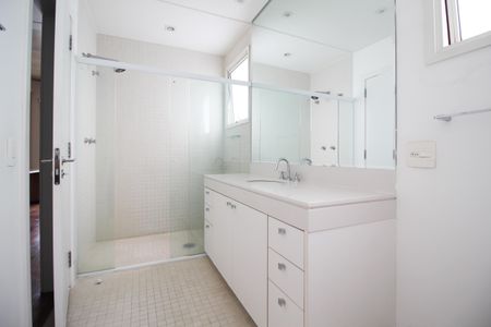 Apartamento à venda com 91m², 1 quarto e 2 vagasBanheiro da Suíte