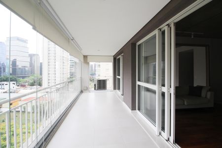 Apartamento à venda com 91m², 1 quarto e 2 vagasVaranda