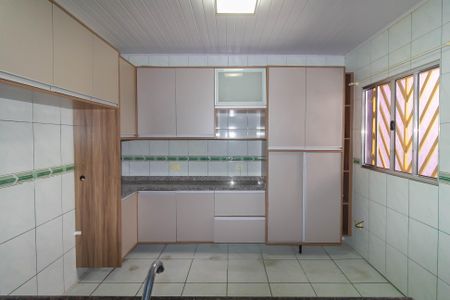 Casa à venda com 140m², 3 quartos e 3 vagas Casa à venda com 140m², 3 quartos e 3 vagasCozinha