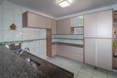 Casa à venda com 140m², 3 quartos e 3 vagas Casa à venda com 140m², 3 quartos e 3 vagasCozinha
