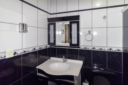 Casa à venda com 140m², 3 quartos e 3 vagas Casa à venda com 140m², 3 quartos e 3 vagasBanheiro 1