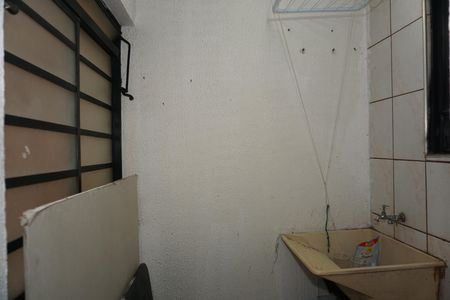 Lavanderia de apartamento para alugar com 2 quartos, 57m² em Parque Jane, Embu das Artes