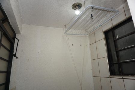 Lavanderia de apartamento para alugar com 2 quartos, 57m² em Parque Jane, Embu das Artes